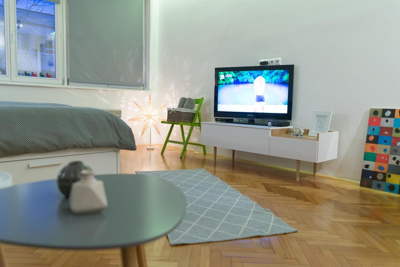 Bright & Stylish Studio Home, Superbly Located سراييفو المظهر الخارجي الصورة